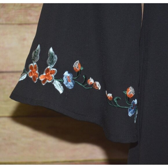 Bleuh Ciel Ladies Black Embroidered Floral Lace Up V-Neck Shift Dress Size M - Picture 4 of 10